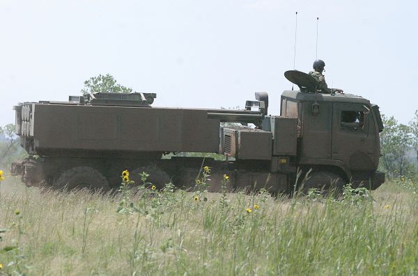  HIMARS Himars_high_mobility_artillery_multiple_rocket_launcher_system_fmtv_6x6_truck_Lockeed_Martin_United_States_US_army_004