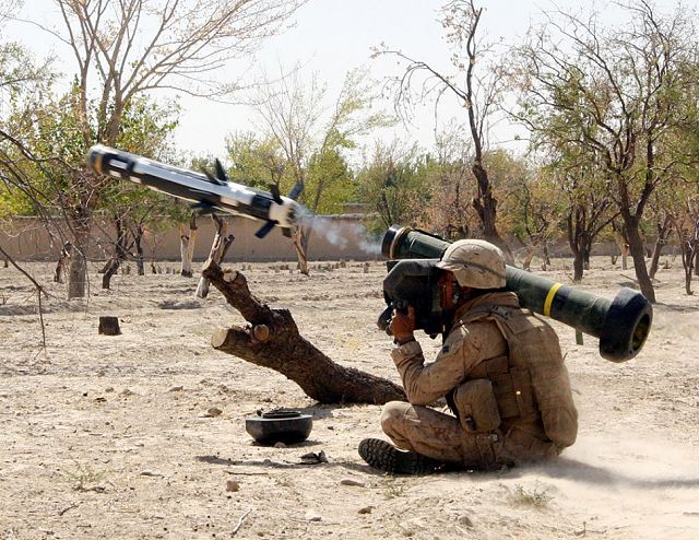 صاروخ الرمح Javelin_one_man_portable_anti-tank_guided_missile_Raytheon_Lockheed_Martin_United_States_640