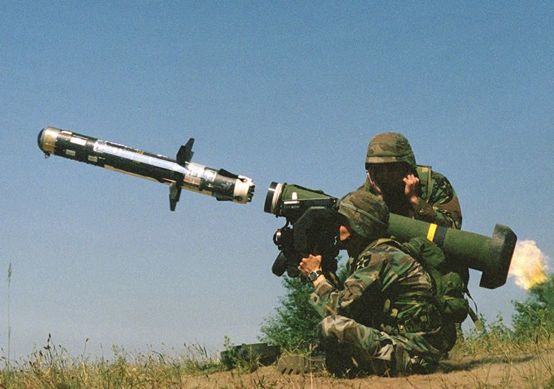 ما اقوى 10 مضادات للدبابات في العالم Javelin_missile_US-Army_001