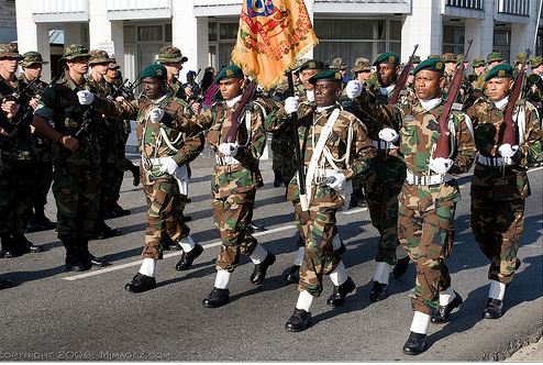 Armée du Suriname  Soldier_military_combat_field_dress_uniforms_Suriname_Surinamese_Army_006