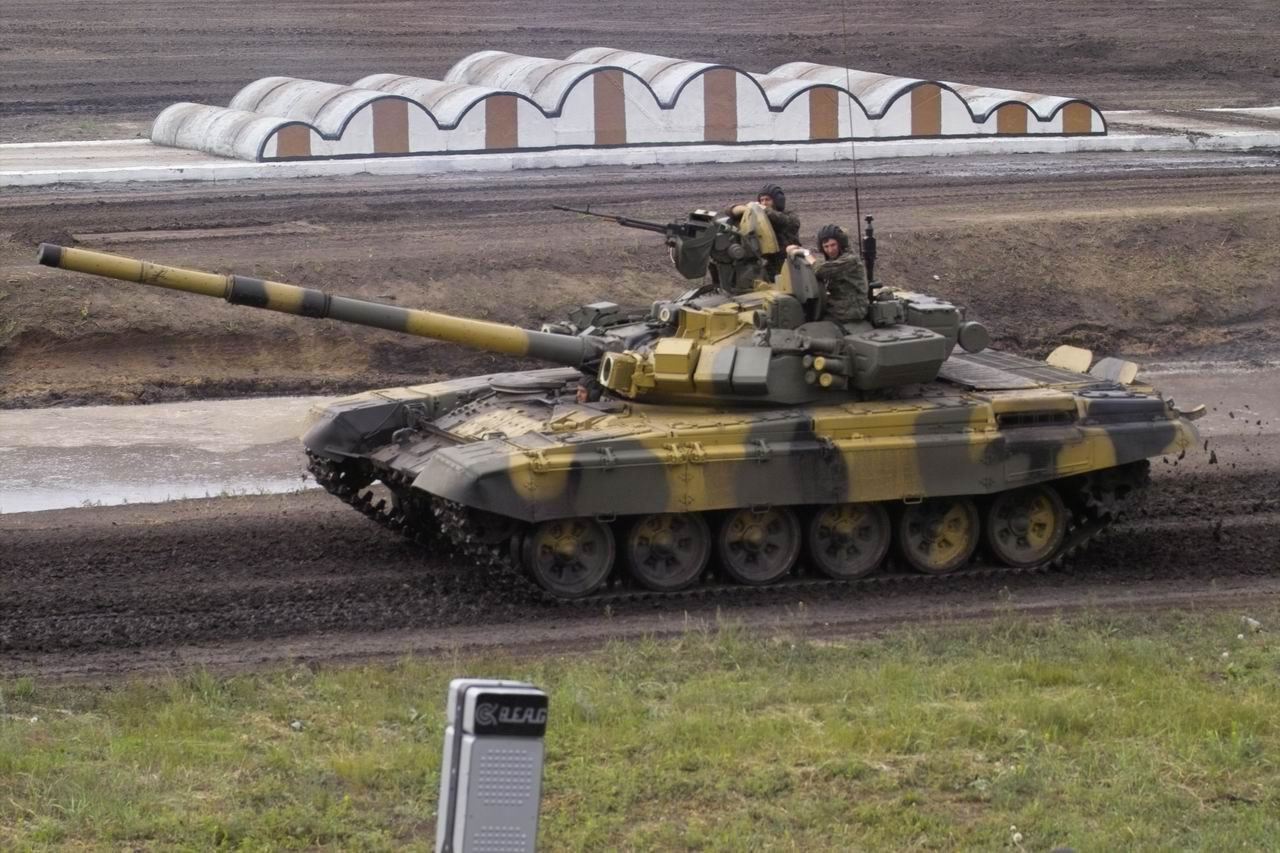 الدروع المغربية T-90_russia_armyrecognition_Copyright_053