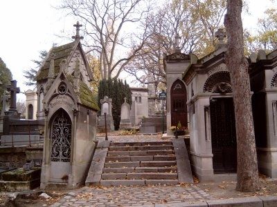 Llorando en El cementerio de Père-Lachaise (derecho de rol por MP) Cementerio%20Pere-Lachaise