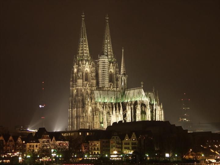 Iglesia [IMG]  Catedral-de-Colonia