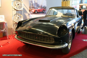 Pour ou contre ? Retromobile%20120208%20216