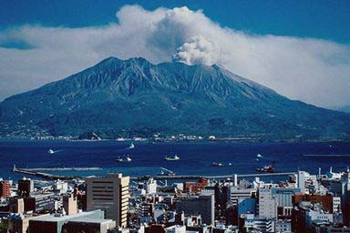 Volcán de Japón Sakurajima  estiman que arroja mas cantidad  de cenizas que en dos décadas Volcano_sakurajima_kagoshima