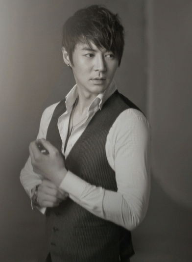 تقرير عن فرقة ShiNhWa ShinhwaJunjinOpenWorldEntertainment