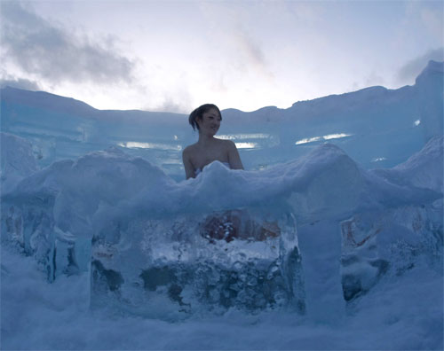 Fancy an 'icy' outdoor bath? 6