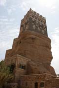 Famous 'rock palace' Dar al-Hajar at Wadi Dhahr. Yemen.