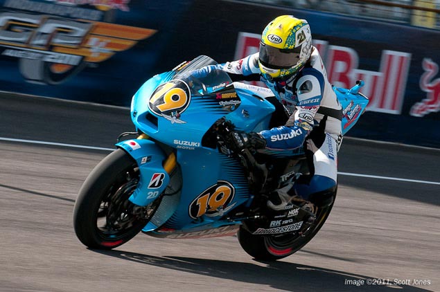 Moto GP- Saison 2011 - - Page 40 Elena-myers-rizla-suzuki-motogp-indianapolis-motor-speedway-scott-jones-5