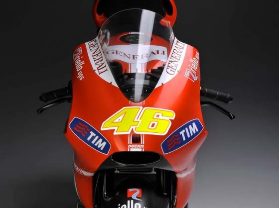 rossi kembali Valentino-Rossi-signs-Ducati-MotoGP