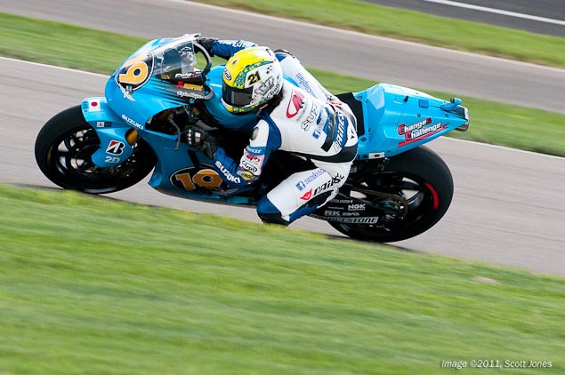 Moto GP- Saison 2011 - - Page 40 Elena-Myers-Rizla-Suzuki-MotoGP-Indianapolis-Motor-Speedway-Scott-Jones-6