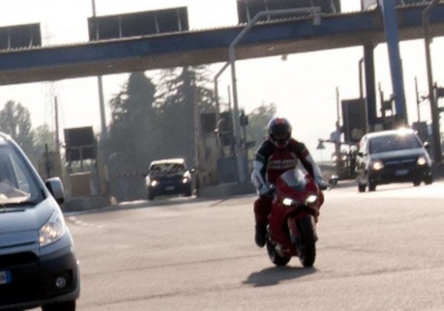 ducati 1199 Panigale - Page 6 2012-Ducati-1199-Panigale-load-test-1-635x445