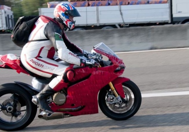 ducati 1199 Panigale - Page 6 2012-Ducati-1199-Panigale-load-test-3-635x443