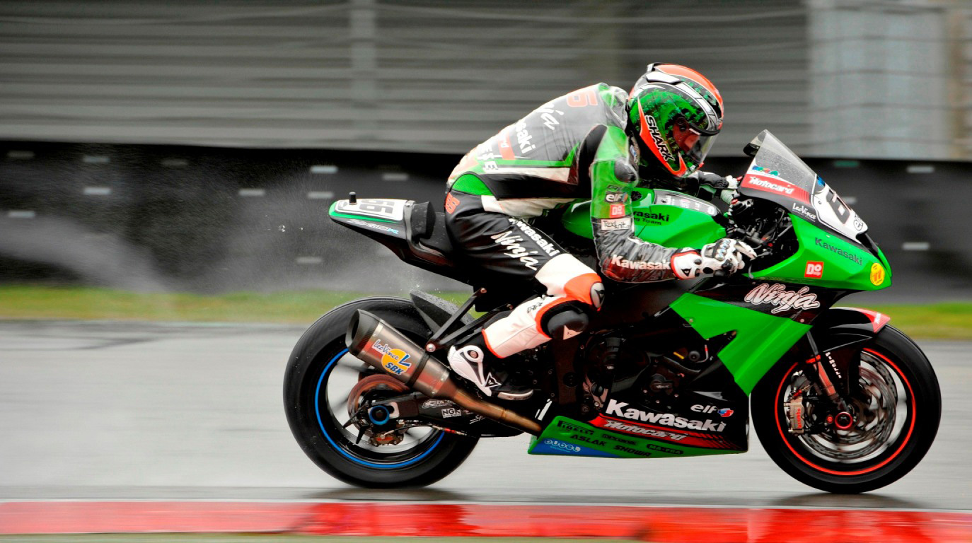 Sykes, tentazione MotoGp Aprilia, Biaggi ha lasciato un vuoto WSBK-Assen-Tom-Sykes-Kawasaki-wet