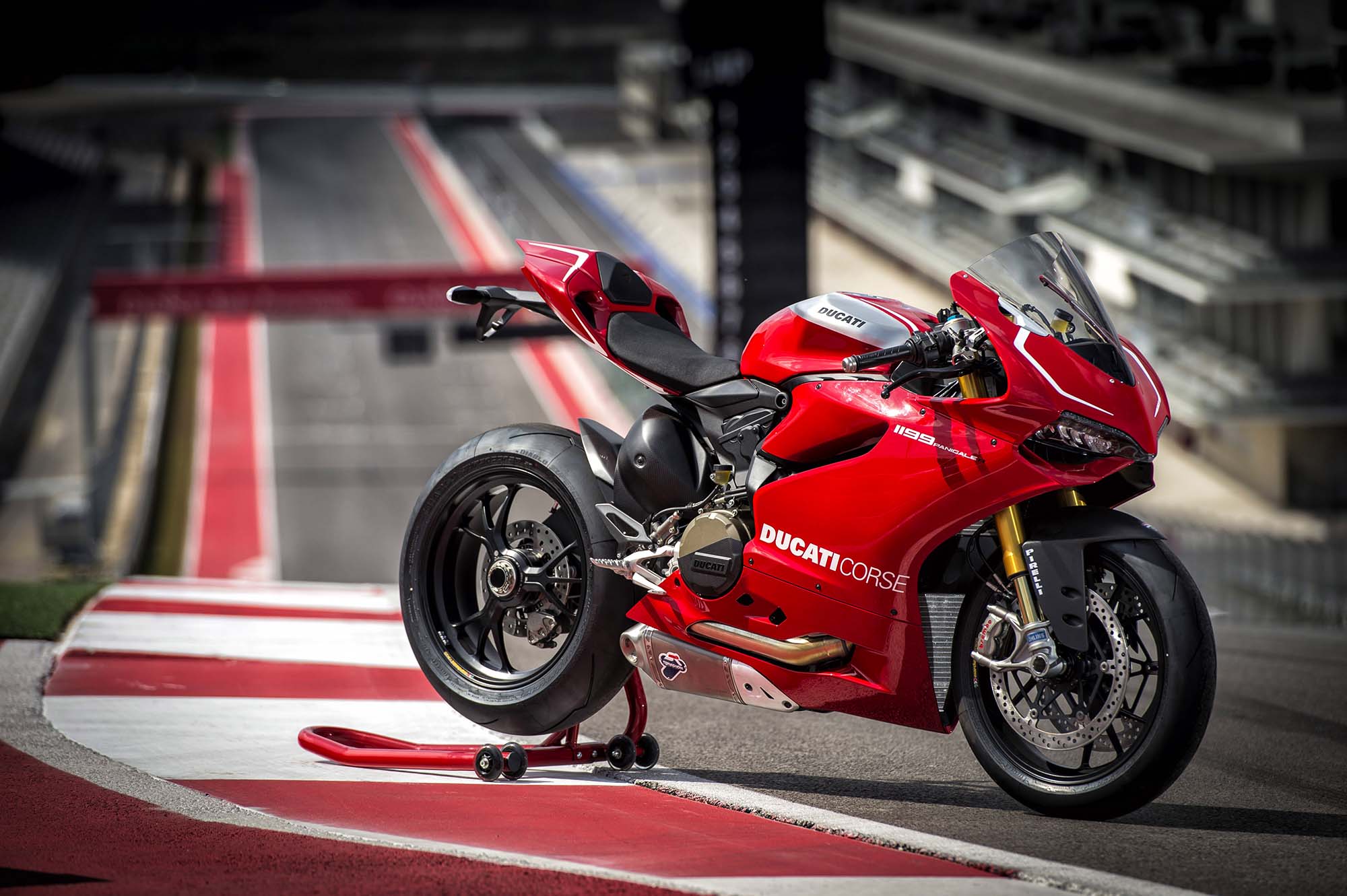 Le bar de la compétition moto ! - Page 9 Ducati-1199-Panigale-R-Circuit-of-the-Americas-55