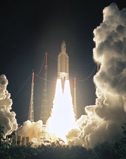 XmH - Time To Play Ariane5-1