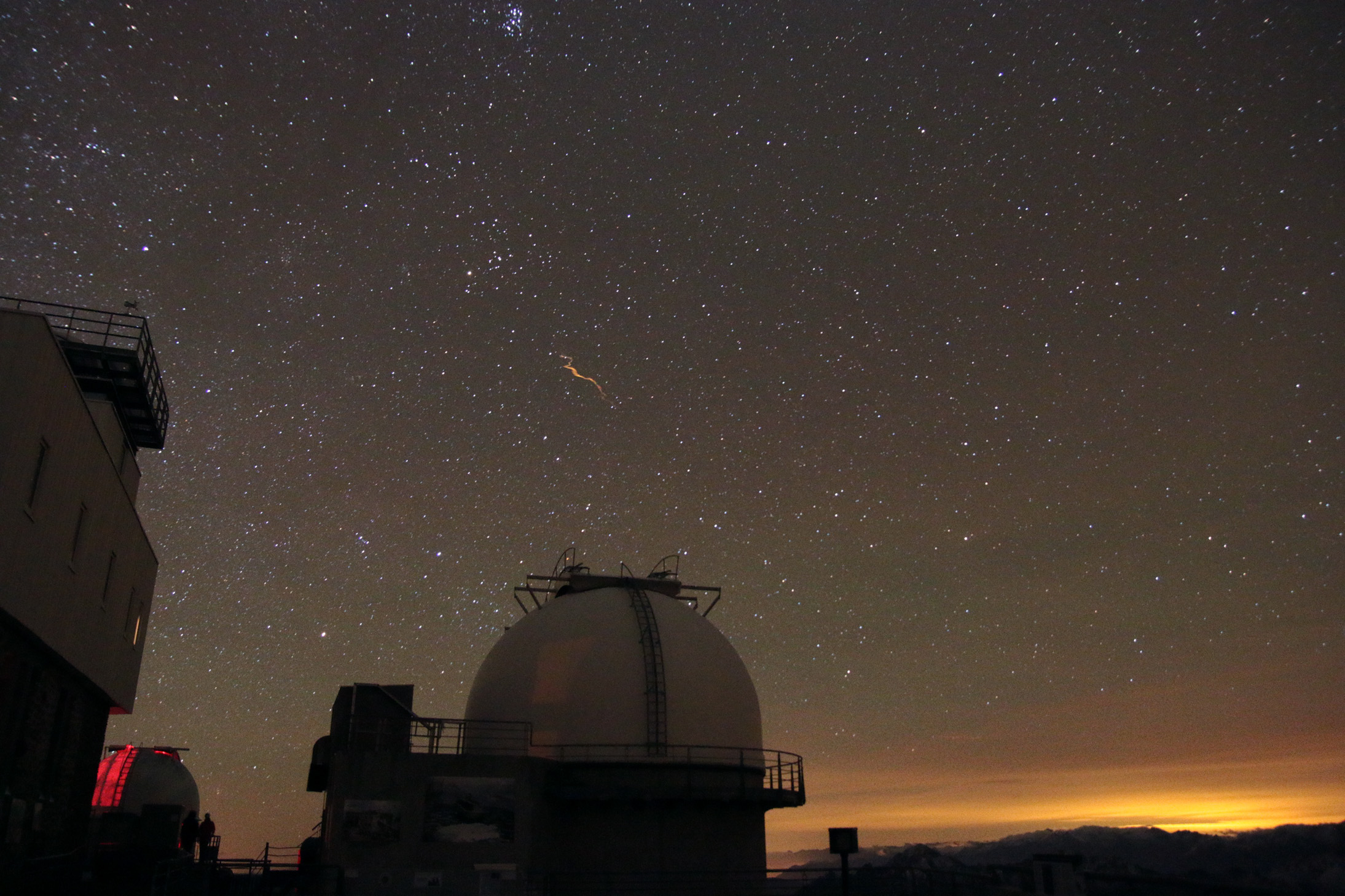 Superbe bolide avec rémanent sur timelapse au Pic du Midi, gros coup de bol!!!! IMG_5266-t.jpg.a59fa097175e9d427a6f535bdf57e00e