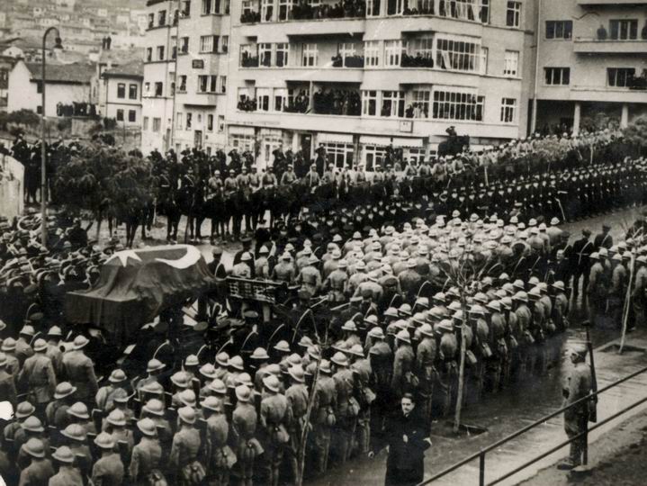 Ulu nderin cenaze treninden grlmemi fotoraflar... Ataturk9