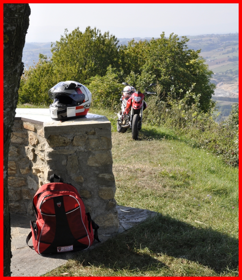 Quel casque pour Hypermotard ? - Page 6 DUCATI5