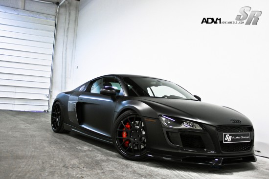 Nissan GTR VS Audi R8  4704289557_0b0567bde8_b-550x366