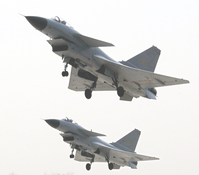 J-10 en la AMBV (Analisis y propuesta) - Página 19 Chengdu-J-10-Xinhua-1ES