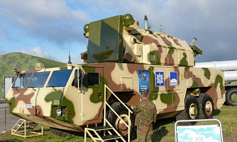 Fuerzas Armadas de Rusia  - Página 11 9K332-Tor-M2E-SA-15-Gauntlet-Aminov-VPVO-2009-1S