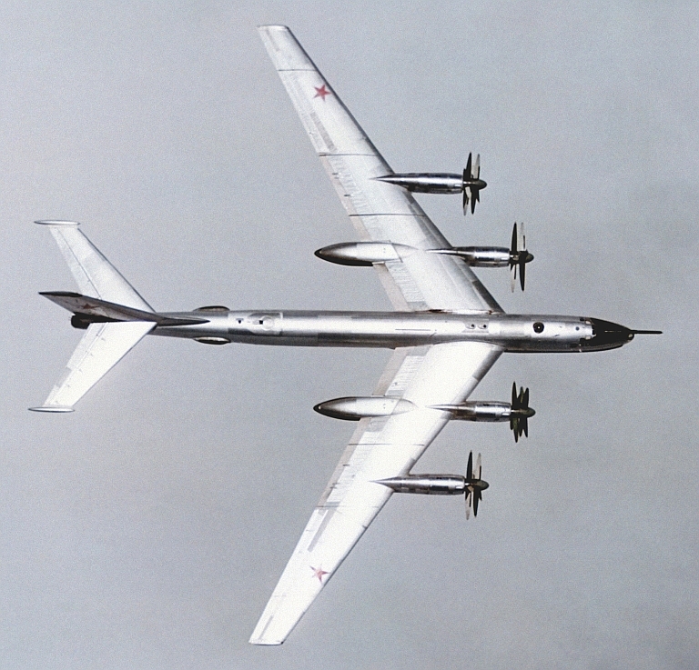 Tupolev Tu-95 y Tu-142  Bear-E-DN-SC-85-06032