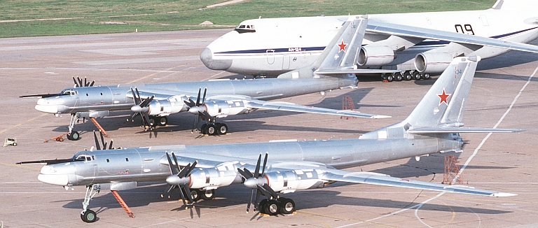 Tupolev Tu-95 y Tu-142  Bear-H-DF-ST-94-00584