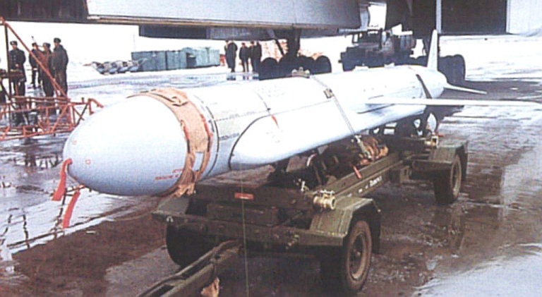 برنامج الصواريخ الإيرانية: تطوّره وتأثيره على موازين القوى الاقليمية  Kh-55SM-Granat-1S