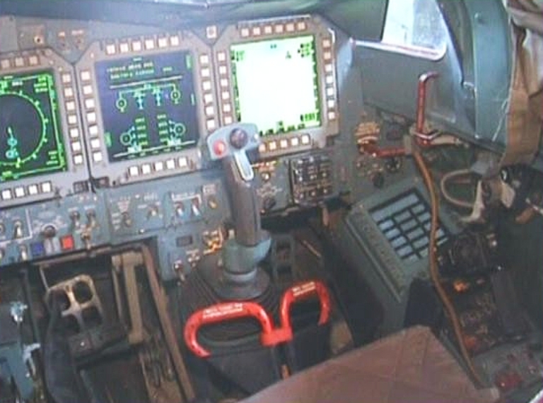 SU-34: El Pajaso Mental Del Año. - Página 2 Su-34-FRP-Cockpit-4S