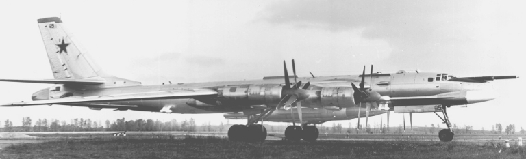 Tupolev Tu-95 y Tu-142  Tu-95K-22-Bear-G-1S