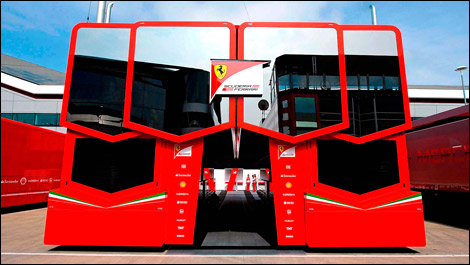 HAAS F1 Team - Page 2 F1-motorhome-ferrari-inline