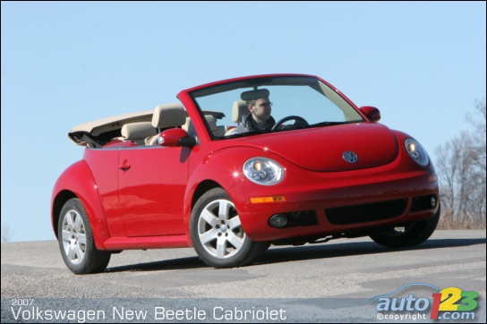 Basé sur l'ordre alphabétique, des noms de voitures, camions, dragsters, vélos, motos, tracteurs, bref tout ce qui roule !... - Page 19 2007-vw-new-beetle-cabrio-001