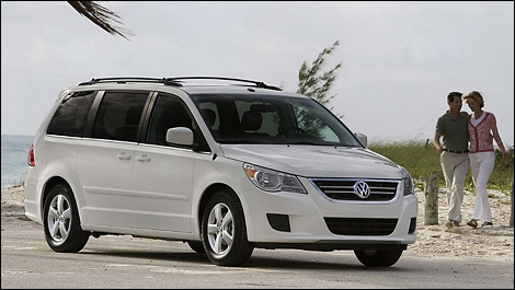 Top car 2008-2009 2009-Volkswagen-Routan-i001