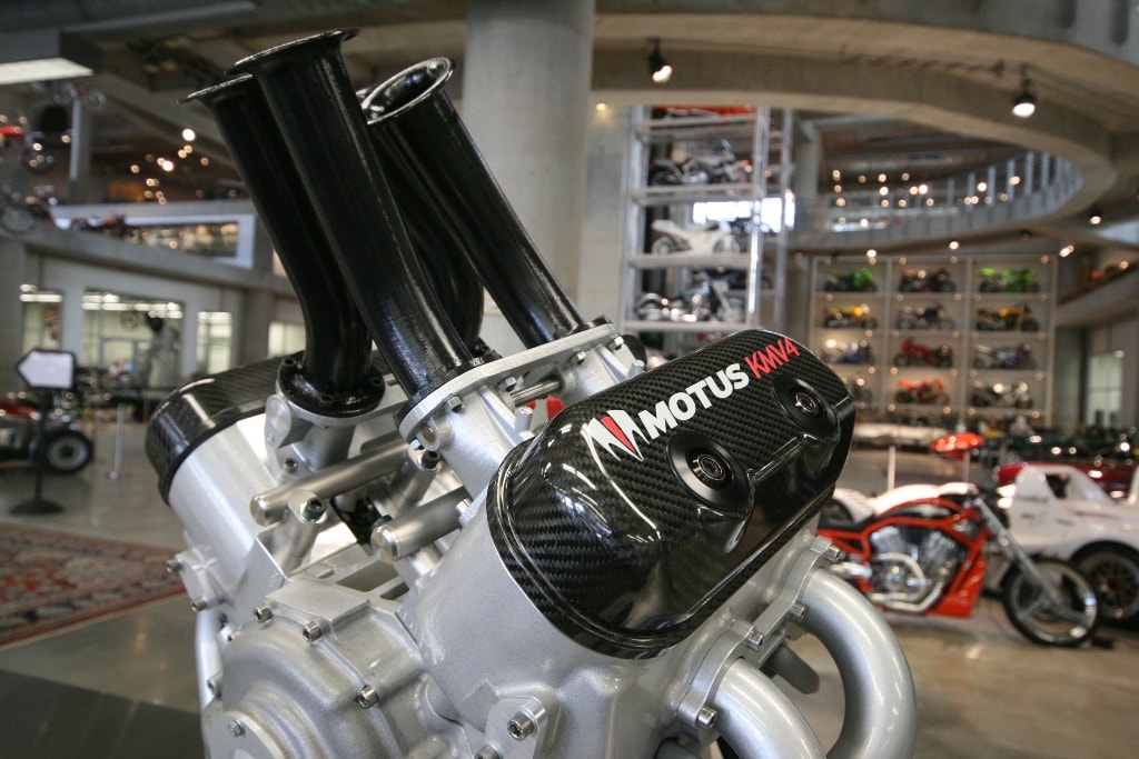 Motus-The KMV4 GDI Engine  Motus-motorcycles-introduces-worlds-first-direct-injected-v4-engine-15628_1