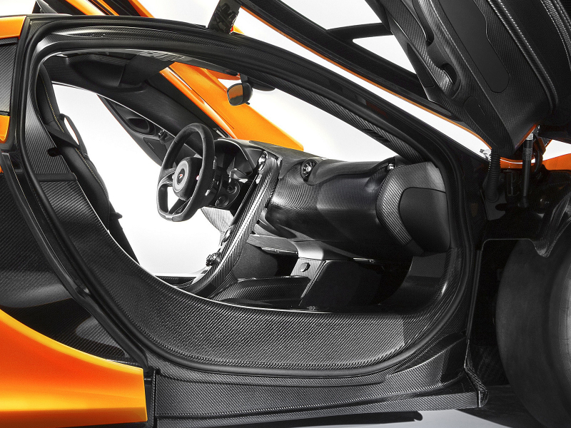 2013 - [Mclaren] P1 [P12] - Page 4 McLaren_P1_interier_oficialni_prvni_01_800_600