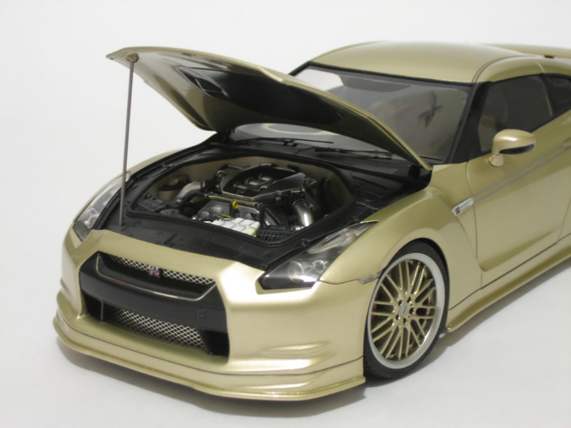 Nissan GT-R - Tamiya 16