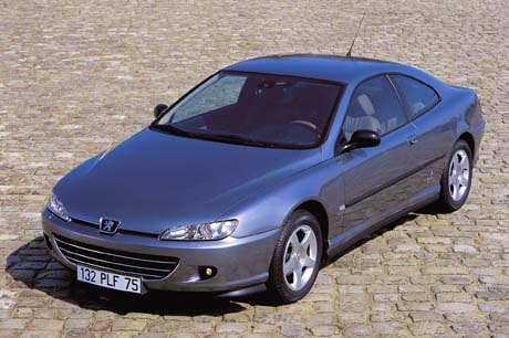 Donnez votre avis sur le design de la 406 Coupé Peugeot_406_COUPE_2003-09