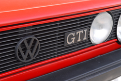 RETRO : VOLKSWAGEN GOLF GTI 1800 Mk1 Golf_gti-detail1