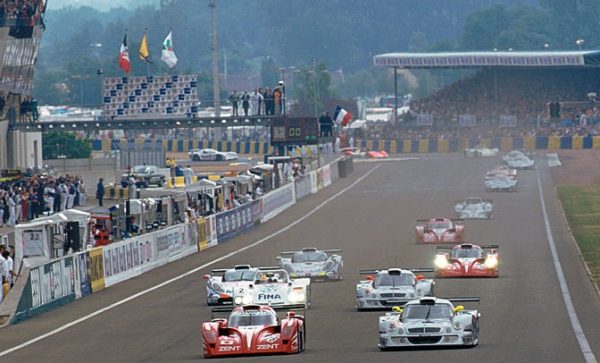 Amour, Gloire et Beauté ...  24-HEURES-DU-MANS-1999-Le-d%C3%A9part-avec-les-TOYOTA-et-les-MERCEDES-600x363