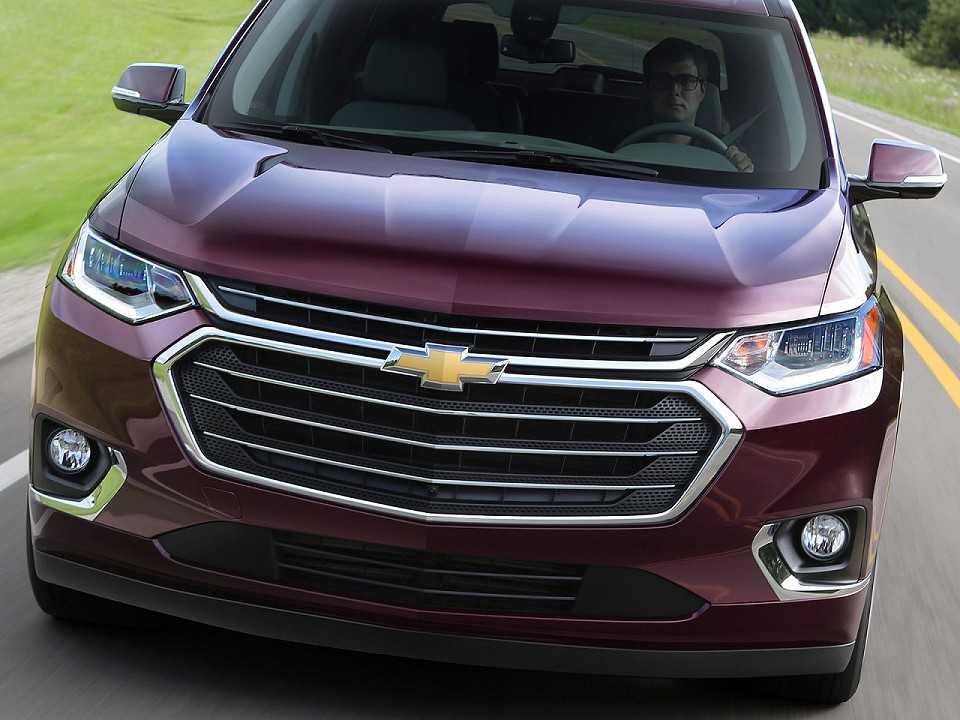 Renovação da linha Chevrolet no Brasil - Página 5 2018-Chevrolet-Traverse-049_12102017_7555_960_720