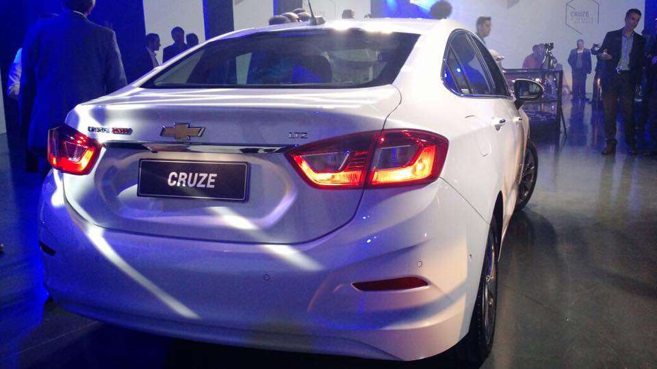 Chevrolet Cruze 2.015 - Página 12 Cruze_2017_1