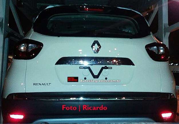 Renault anuncia investimento de R$ 1 bilhão - Página 38 Flagra_renault_captur_2017_2