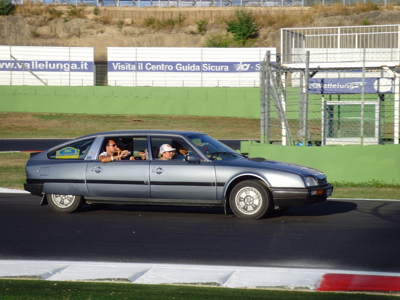 [IL ÉTAIT UNE FOIS...] Les grandes Citroën hydrauliques - Page 42 Citroeen_cx_25_gti_turbo_2_large_8177