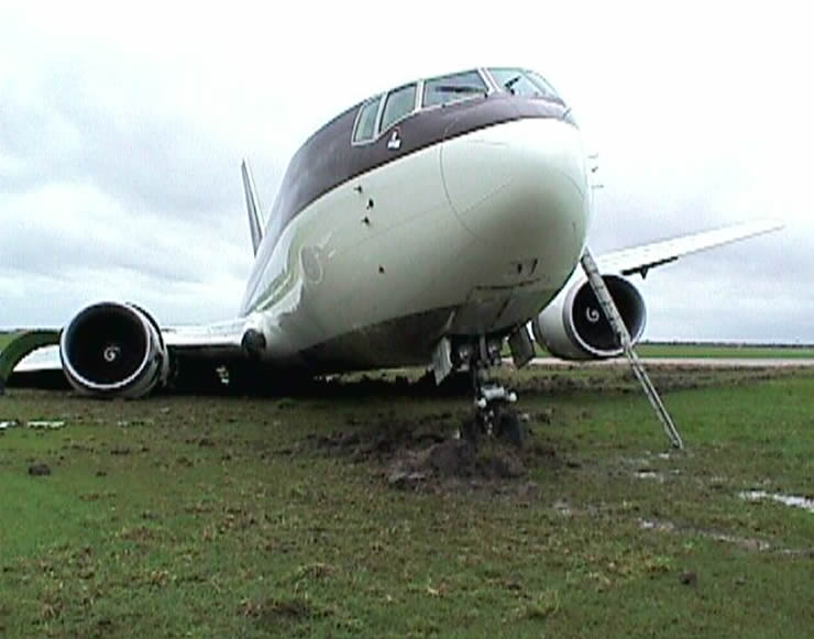 صور حوادث طائرات Aircraft_Mishap_Photos_Crash_Pics_AJ