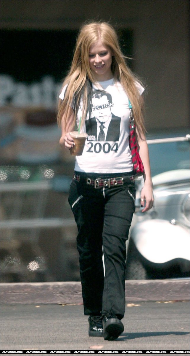 AvriL Lavigne Avril-lavigne-601-n22814