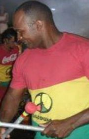 Músico do Olodum, que gravou clip com Michael Jackson,  está entre as vítimas de onda de assassinatos na Bahia Denilton