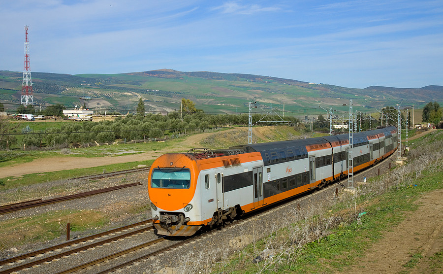 صور جديدة و رائعة للقطارات المغربية الجزء الثاني (الأولى عربيا و الثانية افريقيا) 5768