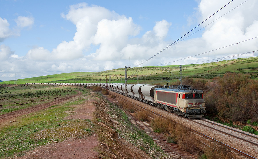 صور جديدة و رائعة للقطارات المغربية الجزء الثاني (الأولى عربيا و الثانية افريقيا) 5835