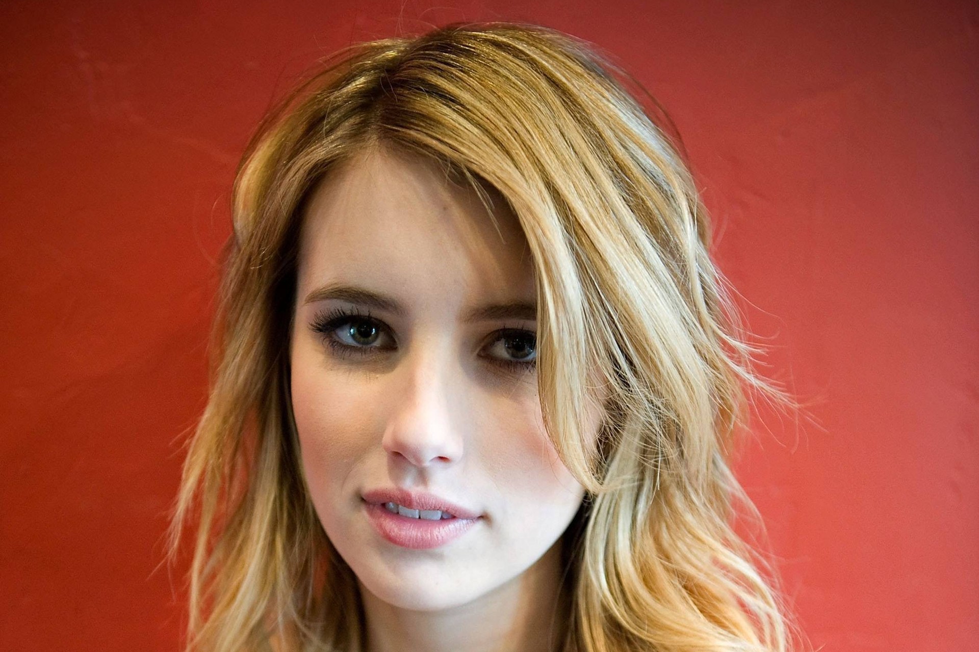 Registrate Emma-Roberts-Wallpaper-04035